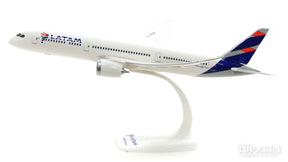 787-9 LATAM航空 CC-BGB （スナップインモデル・スタンド仕様・ランディングギアなし） 1/200 ※プラ製 [612692]