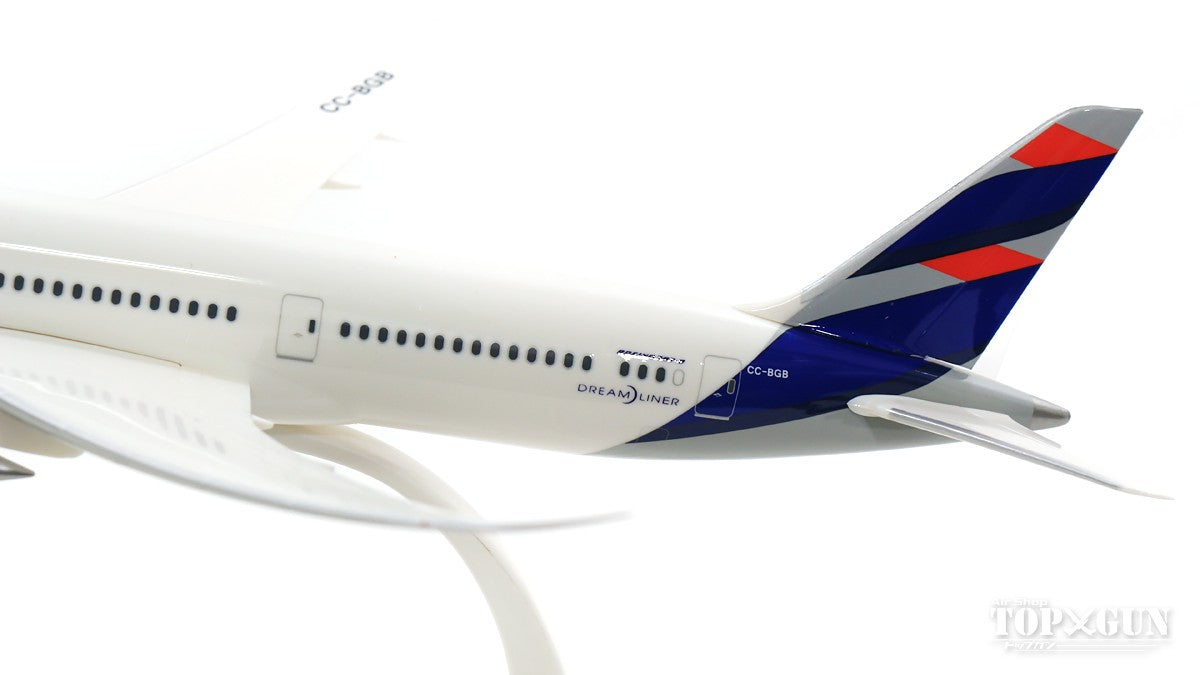 787-9 LATAM Airlines CC-BGB (Snap-in model, stand version, no landing gear) 1/200 *Plastic [612692]