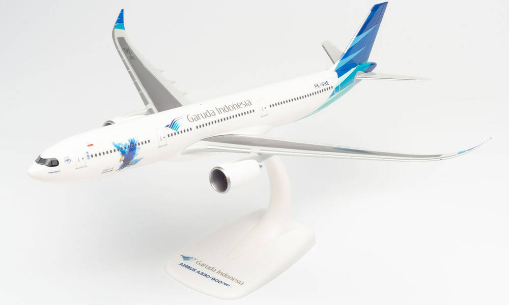 A330-900neo Garuda Indonesia PK-GHE (Snap-in model, stand version, no landing gear) 1/200 *Plastic [613132]