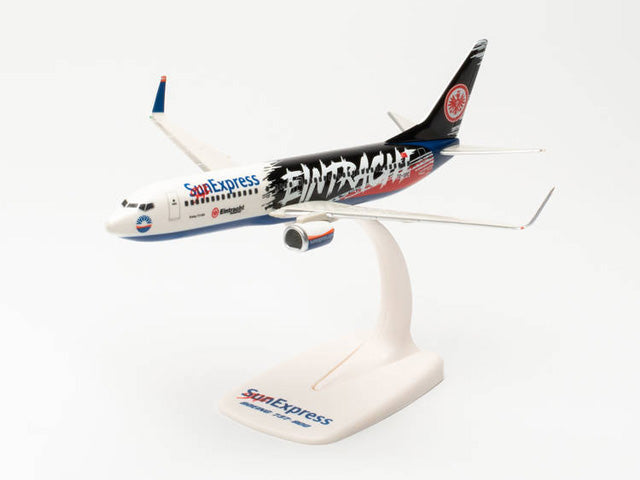 737-800 Sun Express "Eintracht Frankfurt SGE Express" (Snap-in model, stand version, no landing gear) TC-SPC 1/200 *Plastic [613200]