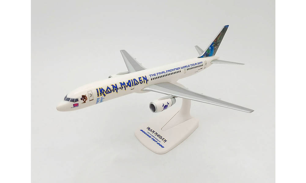 757-200 Iron Maiden (Astraeus Airlines) "Ed Force One" 2011 G-STRX (Snap-in model, stand specification, no landing gear) 1/200 *Plastic [613262]