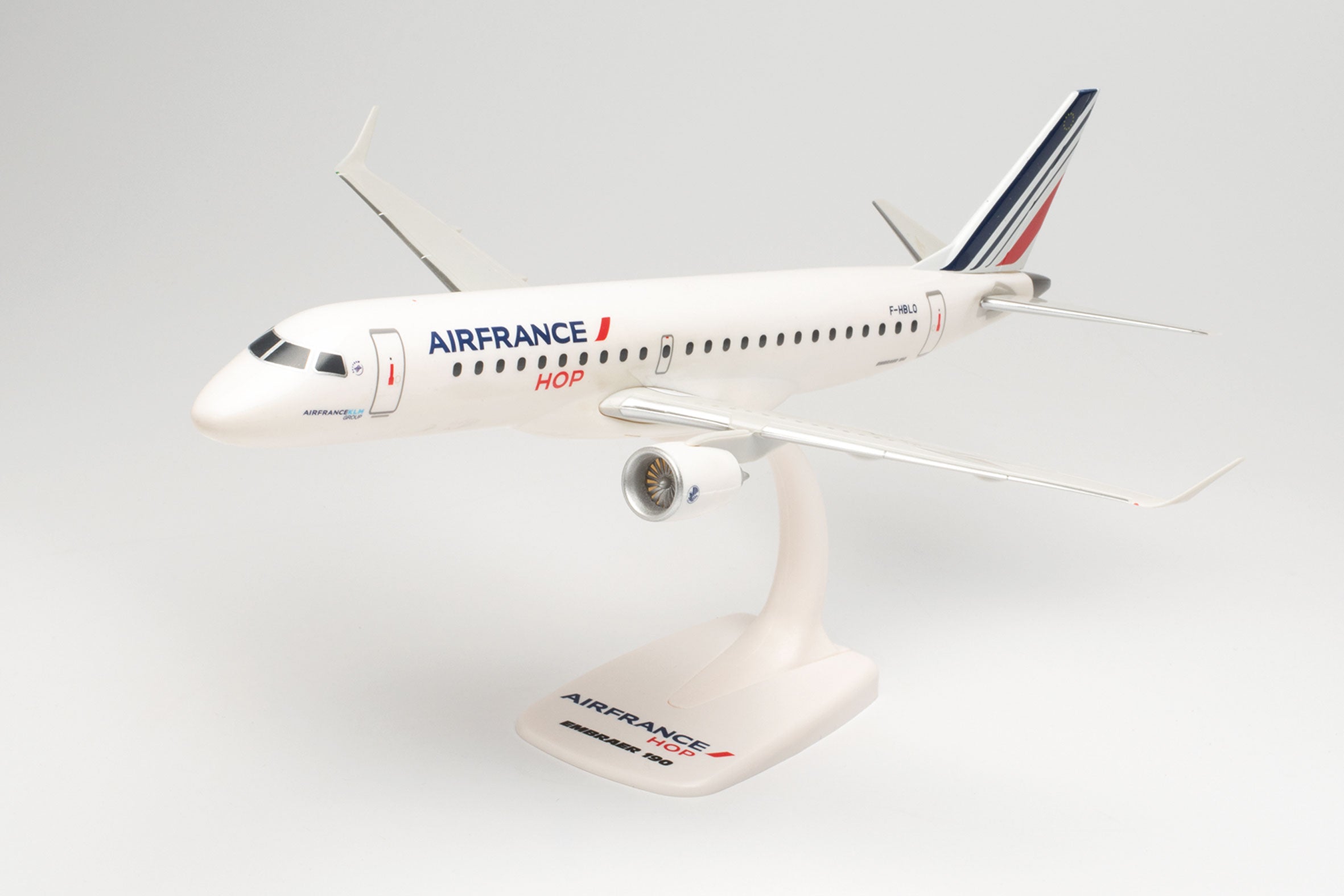 [Pre-order item] E190 Air France (Hop) (Snap-in model, stand version, no landing gear) F-HBLQ 1/100 [613477]