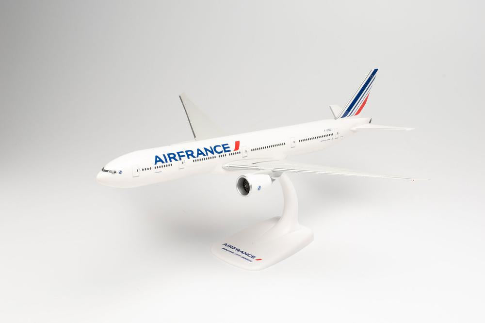 777-300ER Air France 2021 new paint (snap-in model, stand specification, no landing gear) F-HZUA 1/200 [613491]