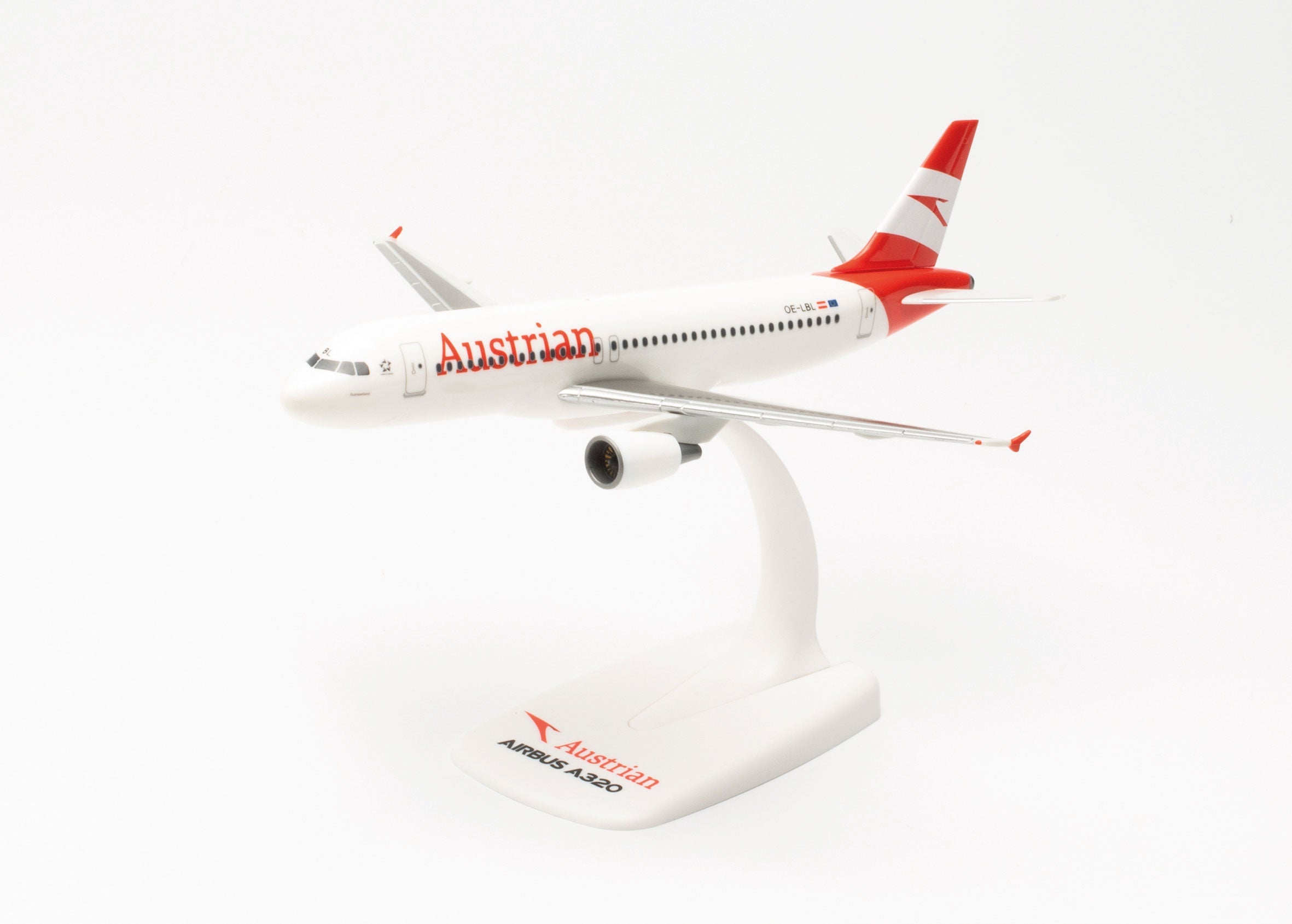 A320 Austrian Airlines (Snap-in model, stand version, no landing gear) OE-LBL 1/200 [613620]