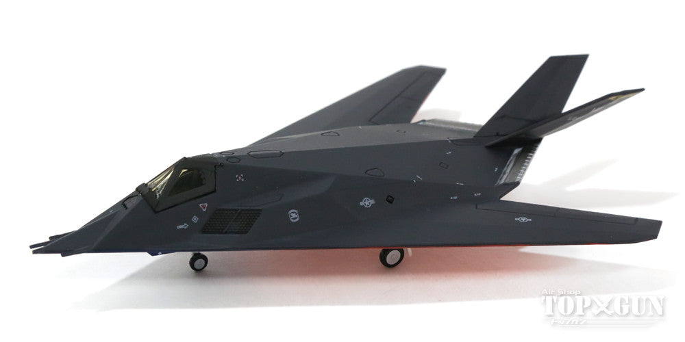 F-117A アメリカ空軍 第49戦闘航空団 第8戦闘飛行隊 「ブラック・シープ」 星条旗塗装 08年 ホロマン基地・アリゾナ州 ＃88-0843 1/200 [6498]