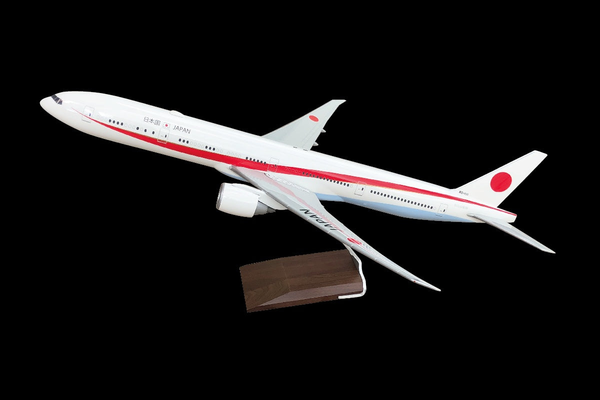 [Pre-order item] 777-300ER Japan Air Self-Defense Force Japanese Government Aircraft No. 1 #80-1111 with WiFi antenna 1/100 *Made of resin [7-80-1111]