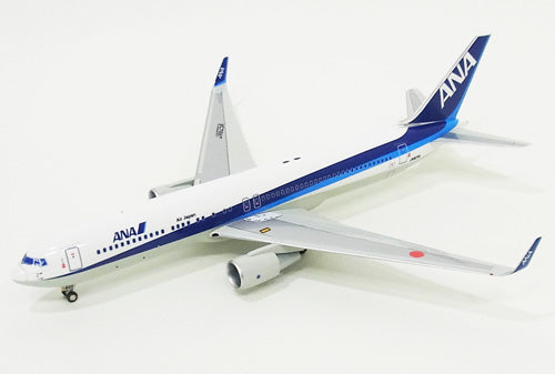 767-300ERw ANA全日空 サウンドスタンド付 JA625A 1/200 ※プラ製 [80431]
