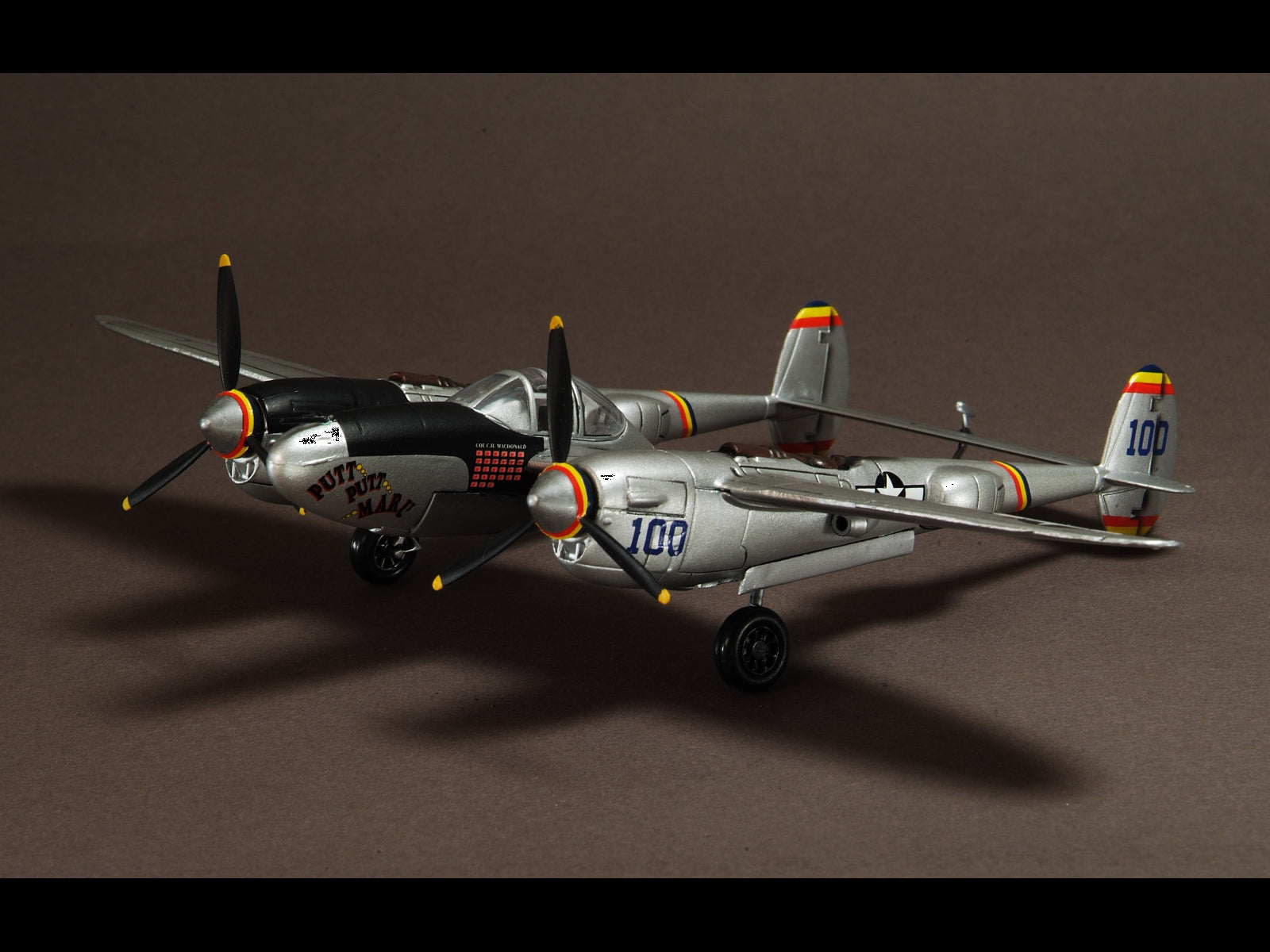 P-38J Lightning, United States Army Air Forces, 475th Fighter Group, Lt. Col. Charles H. McDonald, "Putto Putto Maru", New Guinea, 1/72 [APF0004]