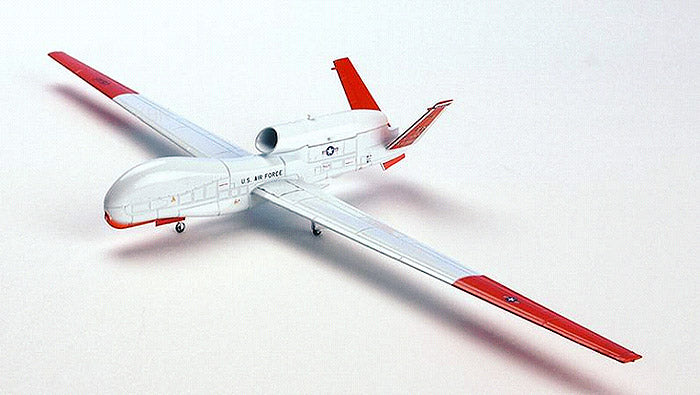 ノースロップ・グラマンRQ-4グローバルホーク アメリカ空軍 第412試験航空団 試験機風塗装 1/200 [AV200005]
