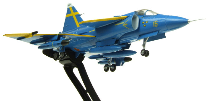 Saab Viggen JA37D Swedish Air Force special paint "Blue Peter" Uppsala Base #16/32 1/72 [AV7242003]