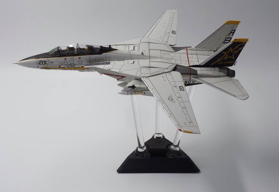 F-14A US Navy 33rd Fighter Squadron "Starfighters" #159428/AB201 1/72 [CA721406]