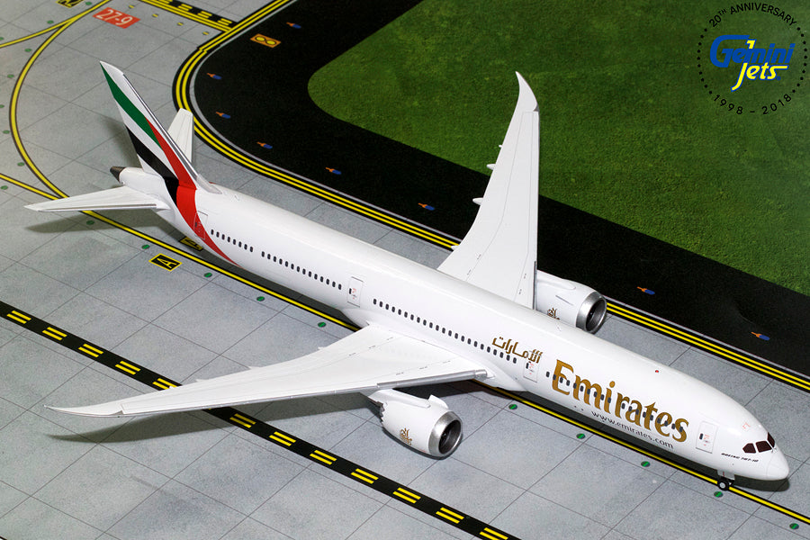 787-10 Emirates 1/200 *Made of metal [G2UAE740]