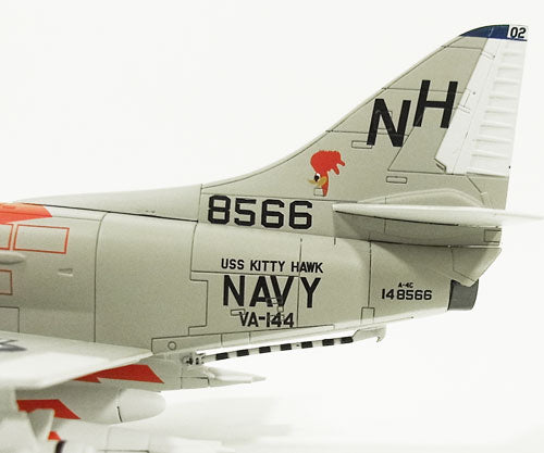 A-4C US Navy 144th Attack Squadron "Roadrunners" 1960s, aboard the aircraft carrier Kitty Hawk #148566 1/72 [HA1423]