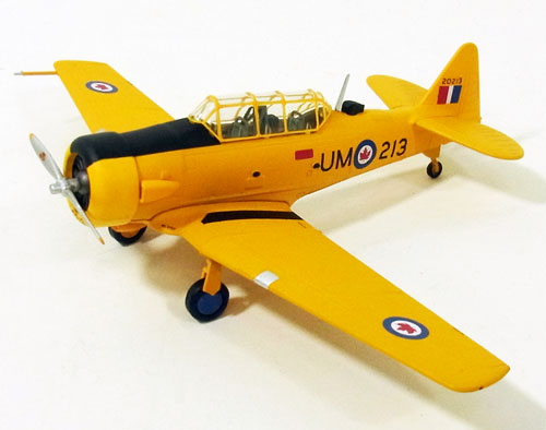 Harvard Mk.IV1 (AT-6 Texan) Royal Canadian Air Force Primary Flying School 1950s #20213 1/72 [HA1524]