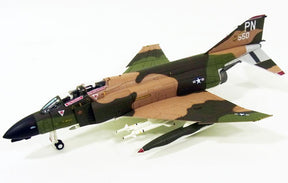 F-4D アメリカ空軍 第432戦術偵察航空団 第13戦術戦闘飛行隊 ダン・チェリー少佐／ジェフ・フェインスタイン機 72年4月16日 #67-550 1/72 [HA1938B]