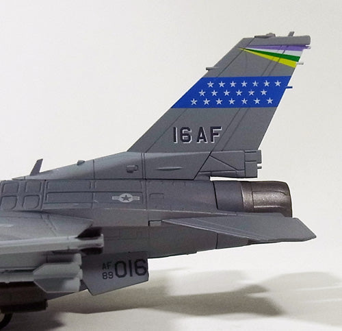 F-16CG アメリカ空軍 第31遠征航空団 第555戦闘飛行隊 アビアノ基地・イタリア #89-2016 1/72 [HA3802] ※新金型