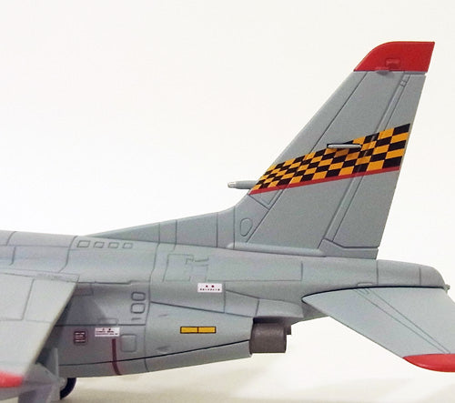 Kawasaki T-4, Japan Air Self-Defense Force, 1st Air Wing, 32nd Training Squadron, Hamamatsu Air Base (with number decal) 1/72 [HA3902B]