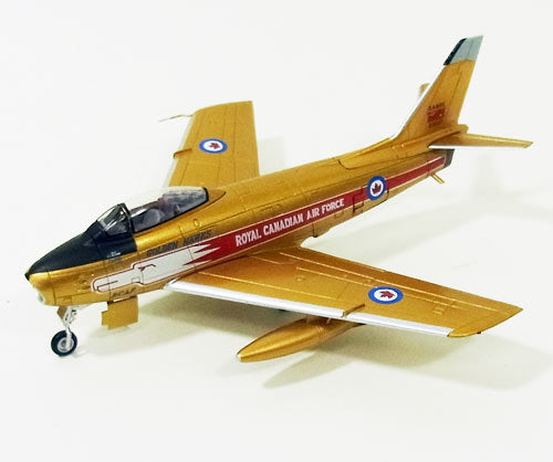 CL-13 (Sabre Mk.5) Royal Canadian Air Force Acrobatic Team "Golden Hawk" 1959 1/72 [HA4303]