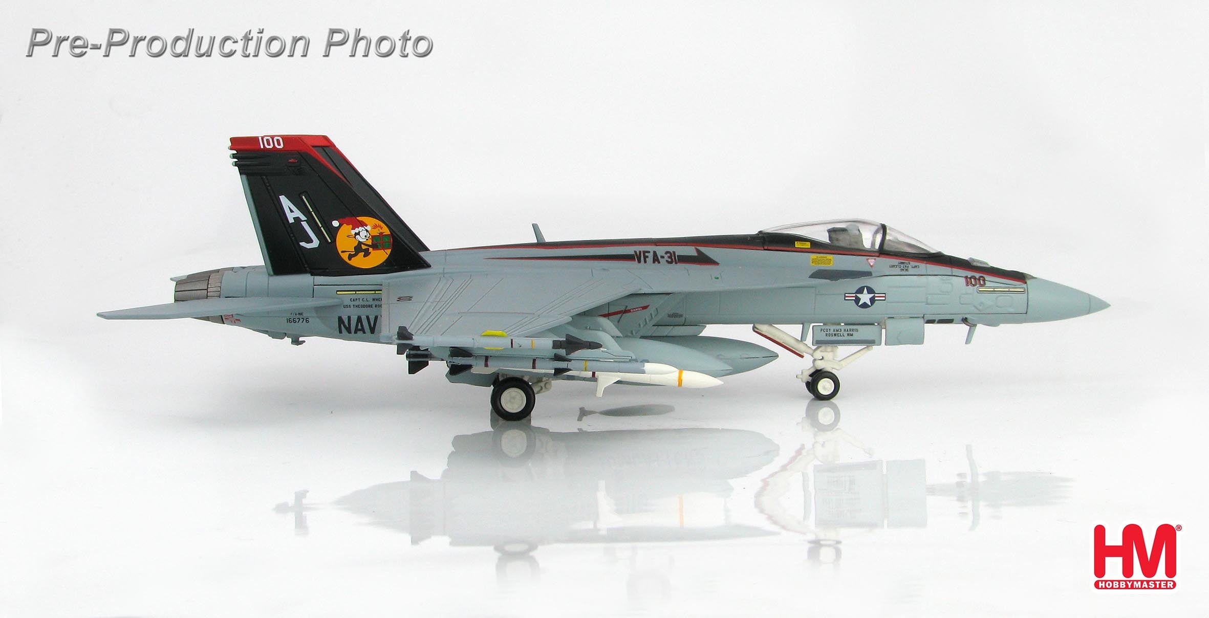 F/A-18E US Navy 31st Fighter Attack Squadron "Tomcatters" Operation Enduring Freedom "Santa CAG" 2008 AJ100/#166776 1/72 [HA5107]