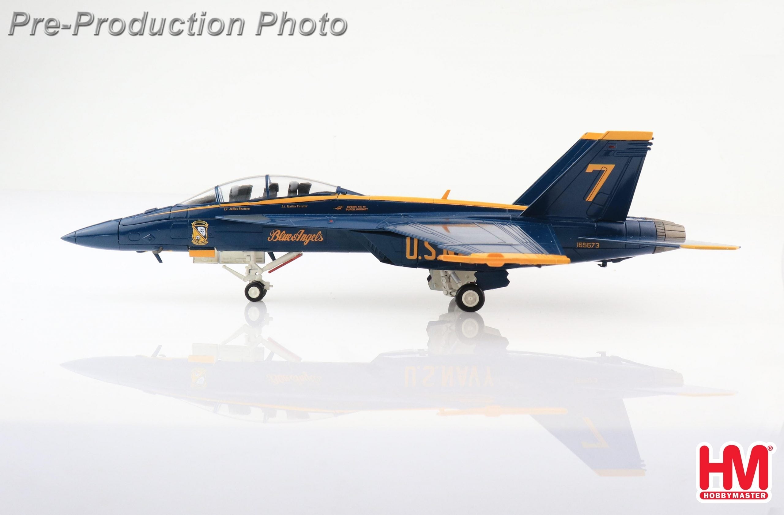 F/A-18F (two-seater) US Navy Display Team "Blue Angels" Special Paint "75th Anniversary" 2021 #7/#165679 1/72 [HA5128]