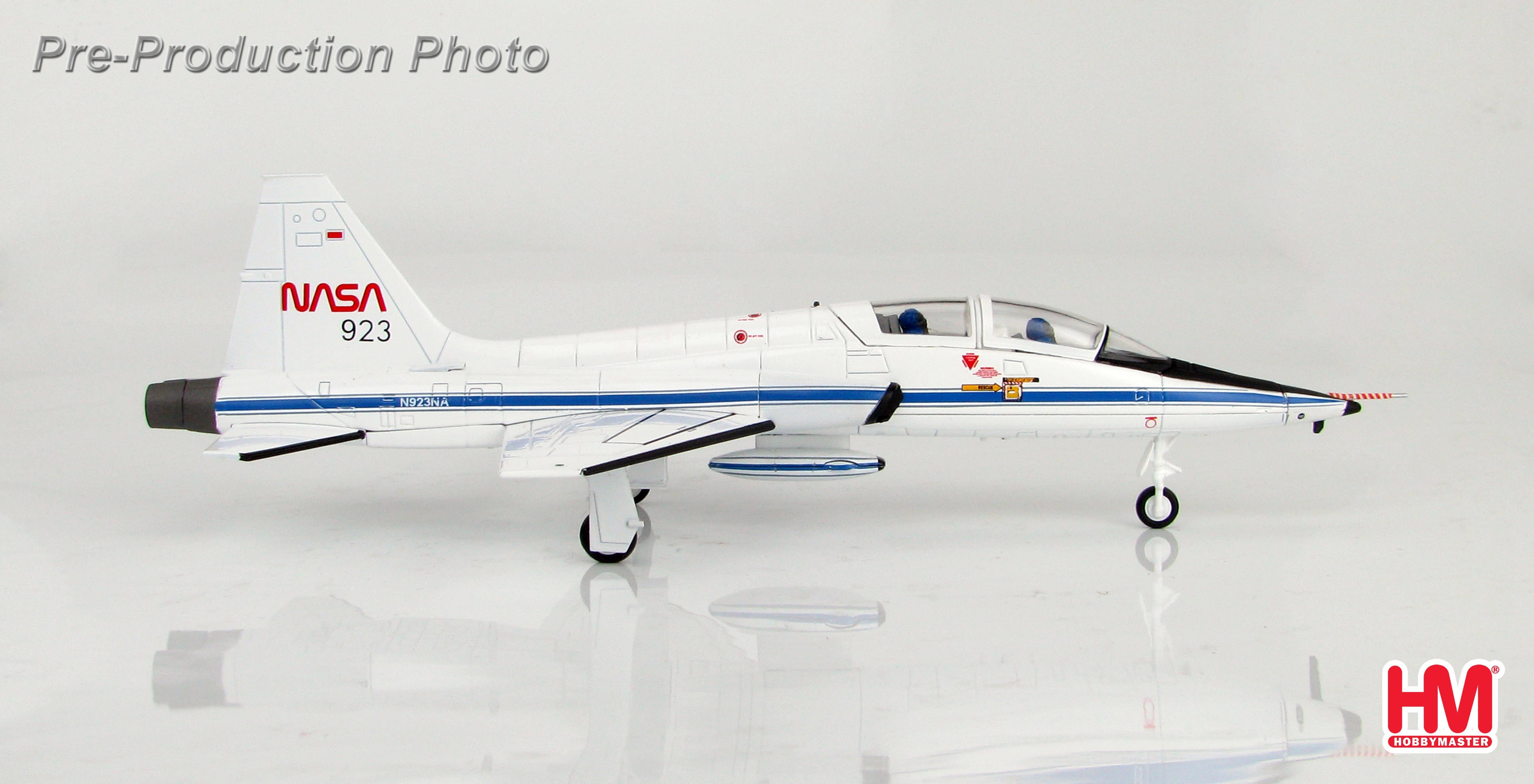 Northrop T-38A Talon NASA Chase aircraft for the first return of the Space Shuttle "Columbia" in 1982 #923 1/72 *New mold [HA5401]