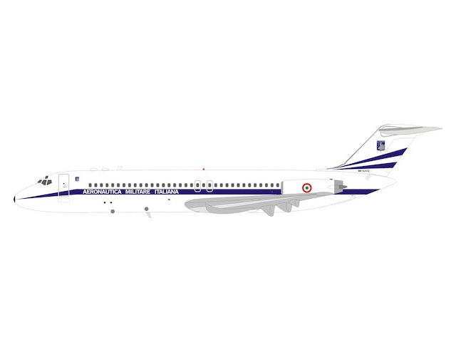 DC-9-32 Italian Air Force MM62012 (stand included) 1/200 [IFDC93IAF01]