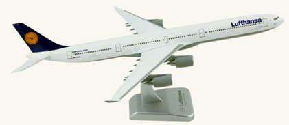 A340-600 Lufthansa D-AIHA "Nuremberg" (without gear, stand only) 1/200 *Plastic [LH02]