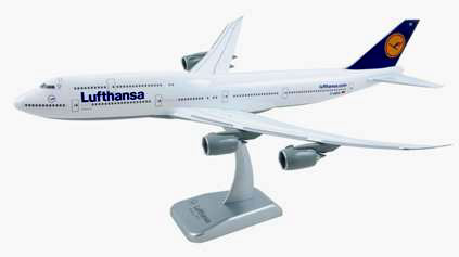 747-8i Lufthansa D-ABYA "Brandenburg" (without gear, stand only) 1/200 *Plastic [LH07]