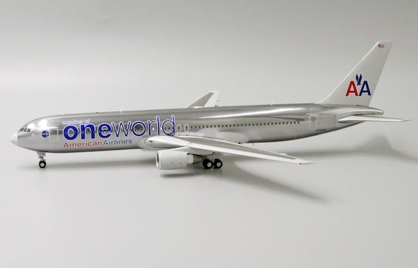 767-300ER American Airlines OneWorld Livery N395AN With Stand 1/200 [LH2173]