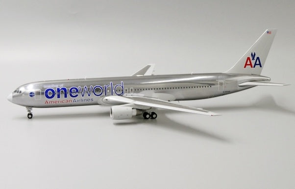 767-300ER アメリカン航空 OneWorld Livery N395AN With Stand 1/200 [LH2173]