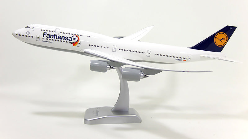 747-8i (Passenger Type) Lufthansa Special Paint "Fanhansa" D-ABYO 1/200 *Stand Only, Plastic [LH30]