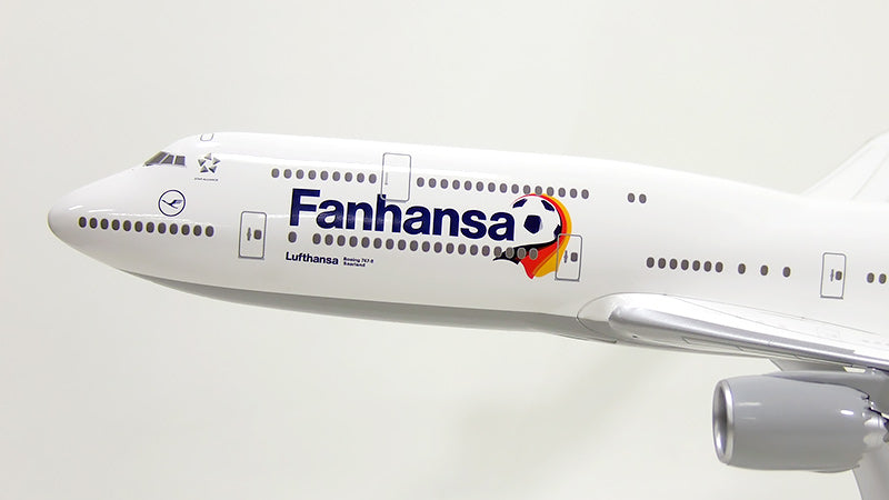 747-8i (Passenger Type) Lufthansa Special Paint "Fanhansa" D-ABYO 1/200 *Stand Only, Plastic [LH30]