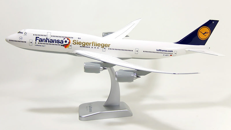 747-8i Lufthansa Special Paint "Fanhansa Siegerflieger (Winner's Flight)" D-ABYI 1/200 *No gear, stand only, plastic [LH32]