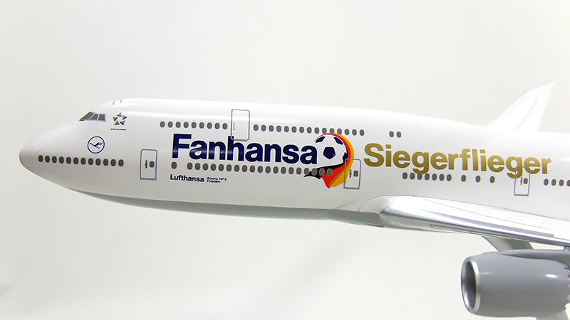 747-8i Lufthansa Special Paint "Fanhansa Siegerflieger (Winner's Flight)" D-ABYI 1/200 *No gear, stand only, plastic [LH32]