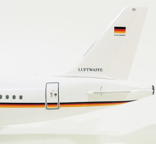 A319 German Air Force Special Transport Squadron VIP aircraft 15+01 1/200 *Plastic [LW01]