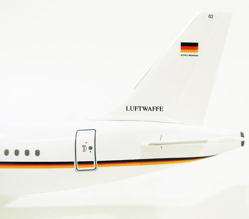 A319 German Air Force Special Transport Squadron VIP aircraft 15+02 1/200 *Plastic [LW02]