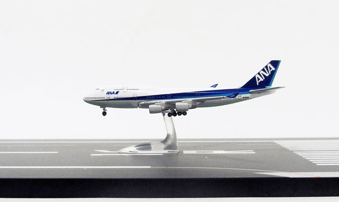 全日空商事 747-400 ANA 全日空 JA8958 滑走路付き 1/1000 [NH10040]