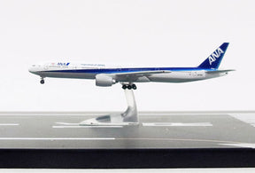 777-300ER ANA全日空  IOJロゴ 滑走路付き JA784A 1/1000 [NH10042]