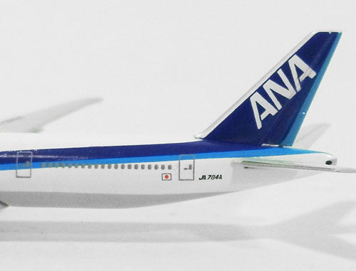 777-300ER ANA全日空  IOJロゴ 滑走路付き JA784A 1/1000 [NH10042]