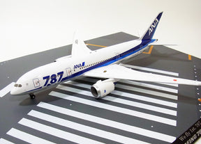 787-8 ANA 全日本空輸 国際線仕様機 地上姿勢主翼 JA805A 1/200 ※プラ製 [NH20055]