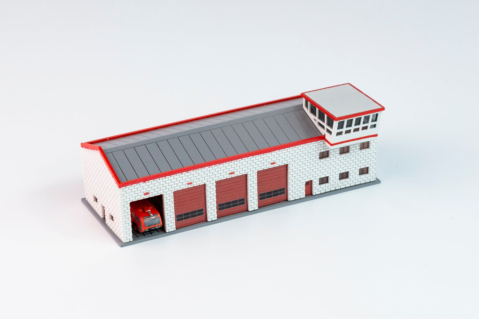 [Pre-order item] Airport diorama building Airport fire station (fire truck included) 1/400 [TB002]