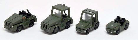 Japan Air Self-Defense Force 2t/3t Towing Vehicle Set 1/200 *Plastic [WA22107]