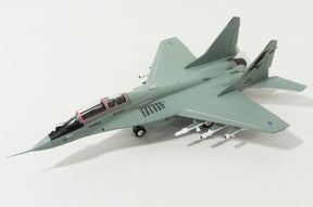 MiG-29NUB（複座型） マレーシア空軍 アクロバットチーム 「スモーキー・バンディッツ」  1/72 [WTW-72-018-008]