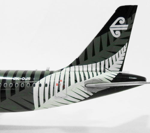 A320 Air New Zealand Special Paint "All Blacks" ZK-OJR 1/200 *Stand included [XX2593]