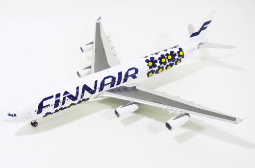 A340-300 Finnair special livery "Marimekko Unikko" OH-LQD 1/200 *Stand included [XX2634]