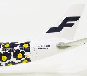 A340-300 フィンエアー 特別塗装 「マリメッコ・ウニッコ」 OH-LQD 1/200 ※スタンド付属 [XX2634]