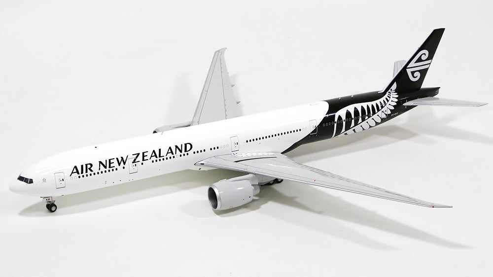 777-300ER エア・ニュージーランド ZK-OKR 1/200 (スタンド付) [XX2806]