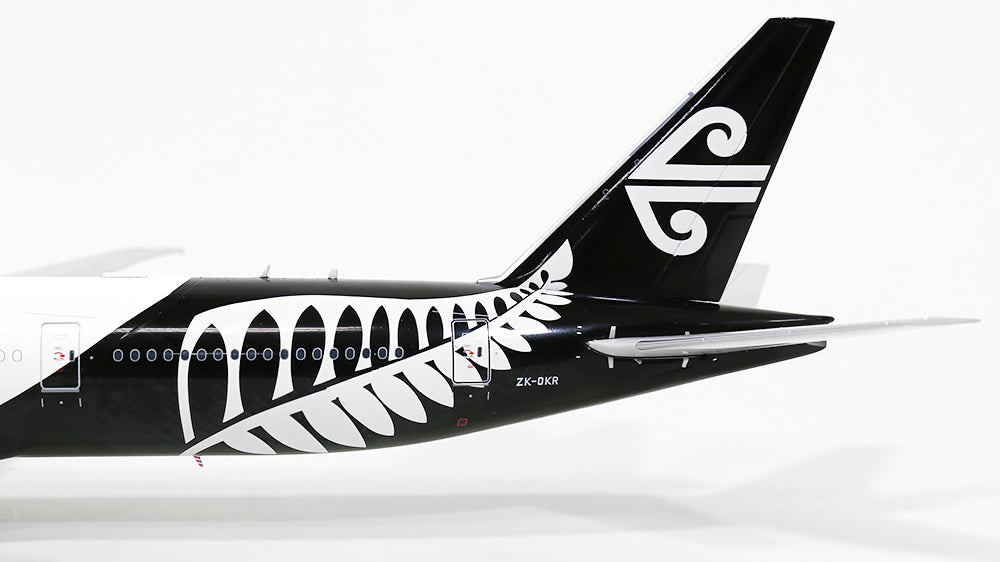 777-300ER Air New Zealand ZK-OKR 1/200 (with stand) [XX2806]