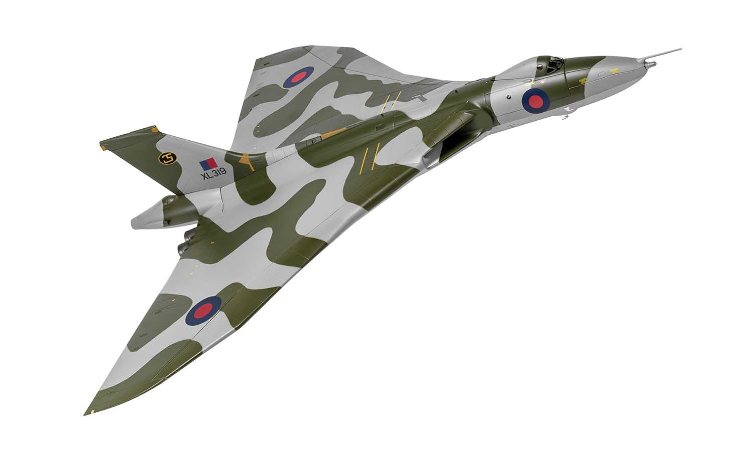 Avro Vulcan B Mk2, No. 35 Squadron, Royal Air Force, early 1980s, RAF Scampton (museum preserved aircraft), XL319 1/72 [AA27205]