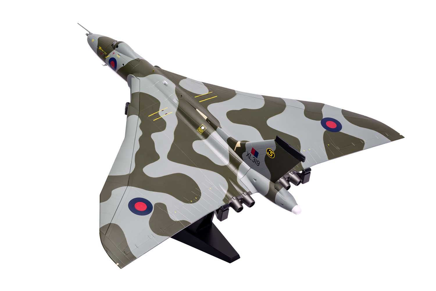 Avro Vulcan B Mk2, No. 35 Squadron, Royal Air Force, early 1980s, RAF Scampton (museum preserved aircraft), XL319 1/72 [AA27205]